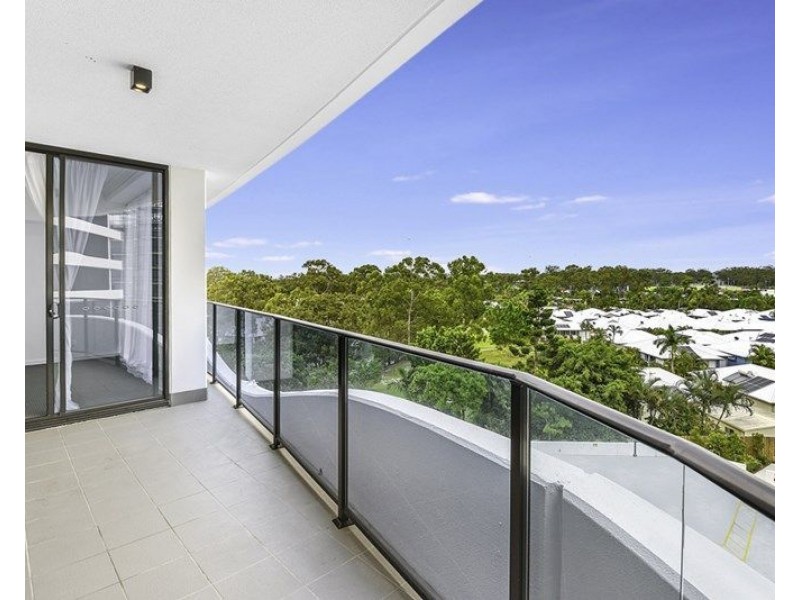 5 Harbour Side Court, Biggera Waters QLD 4216