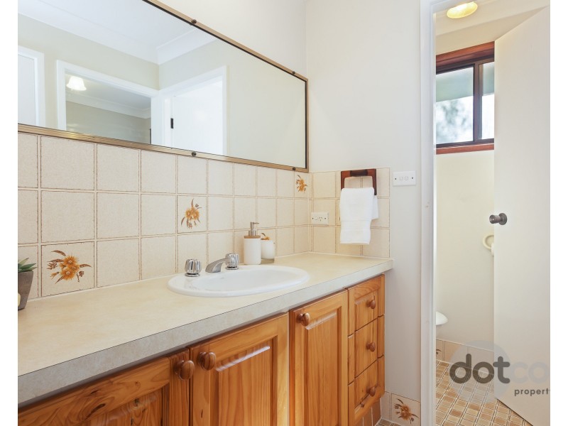 15 Summerland Road, Summerland Point NSW 2259