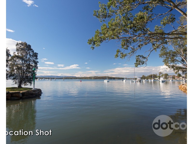 15 Summerland Road, Summerland Point NSW 2259