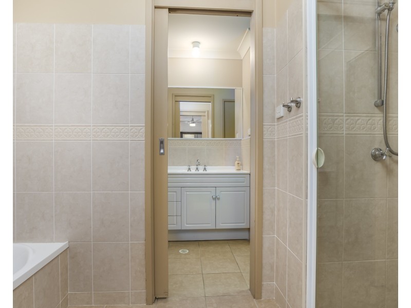 12 Whitby Street, Warners Bay NSW 2282