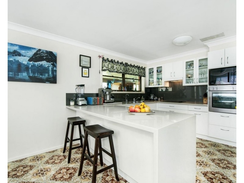 14 Capri Close, Belmont NSW 2280