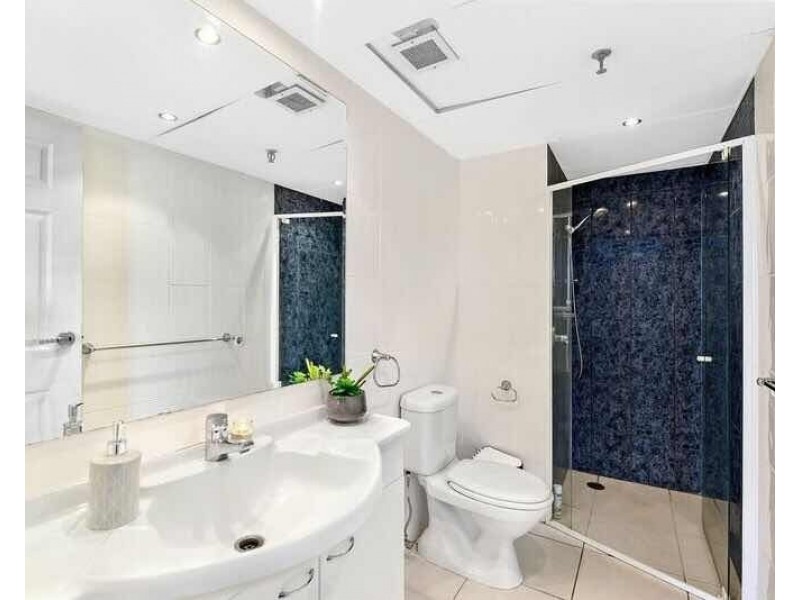 23/114 The Esplanade, Surfers Paradise QLD 4217