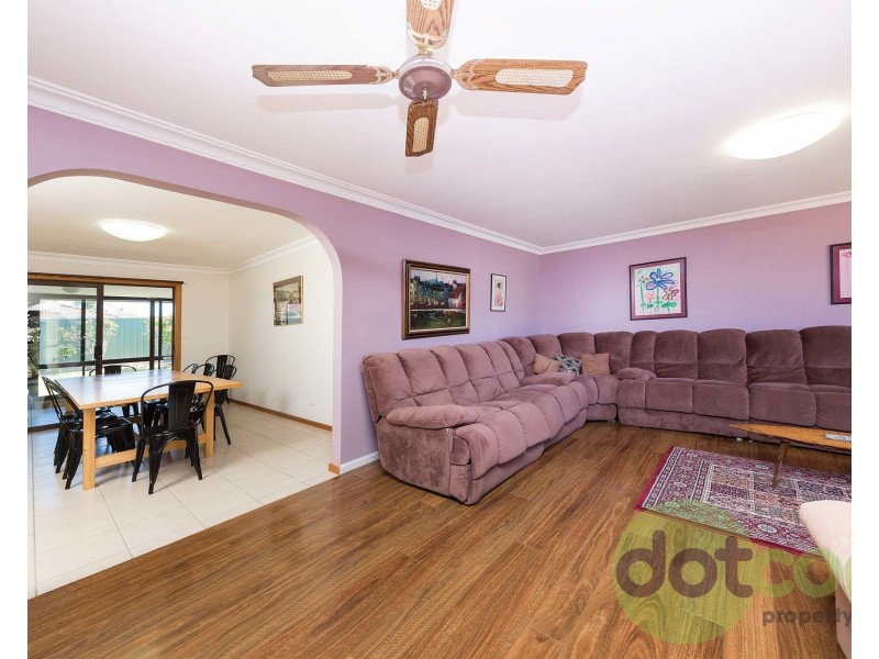 7 Endeavour Court, Forster NSW 2428
