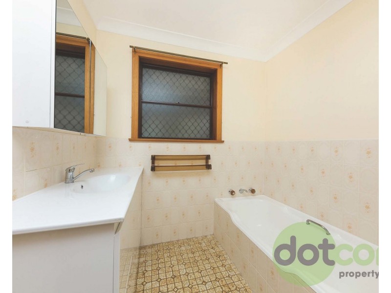 7 Endeavour Court, Forster NSW 2428