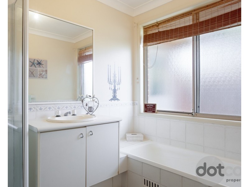 4 Wren Place, Hamlyn Terrace NSW 2259