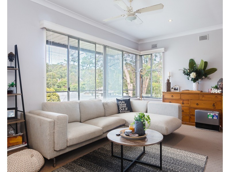 6 Kirkdale Drive, Kotara South NSW 2289