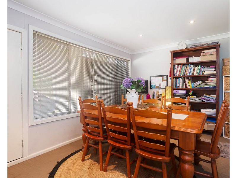 6 Kirkdale Drive, Kotara South NSW 2289