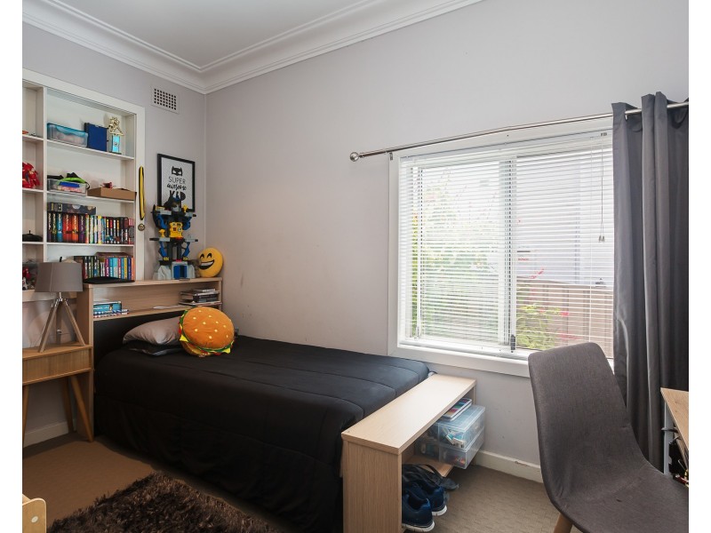 6 Kirkdale Drive, Kotara South NSW 2289