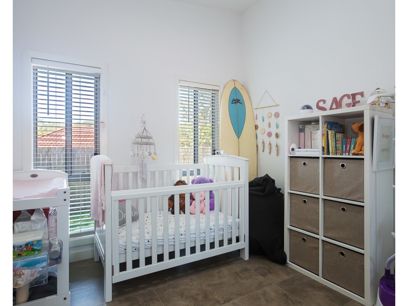 6 Kirkdale Drive, Kotara South NSW 2289