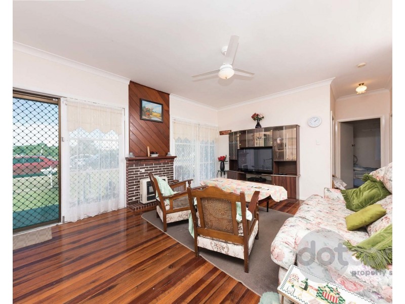 212 The Lakes Way, Tuncurry NSW 2428