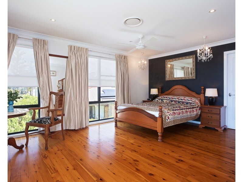 5 George Street, Marmong Point NSW 2284