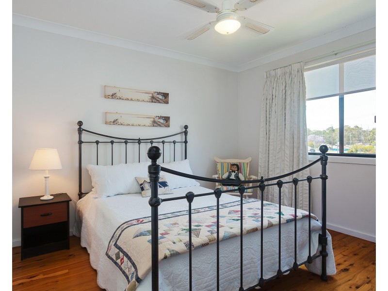 5 George Street, Marmong Point NSW 2284