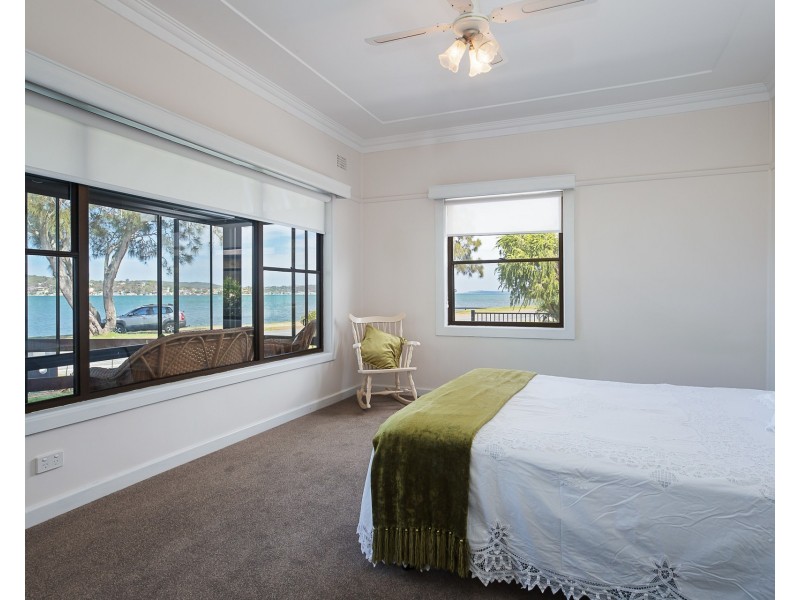 5 George Street, Marmong Point NSW 2284
