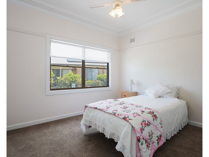 5 George Street, Marmong Point NSW 2284