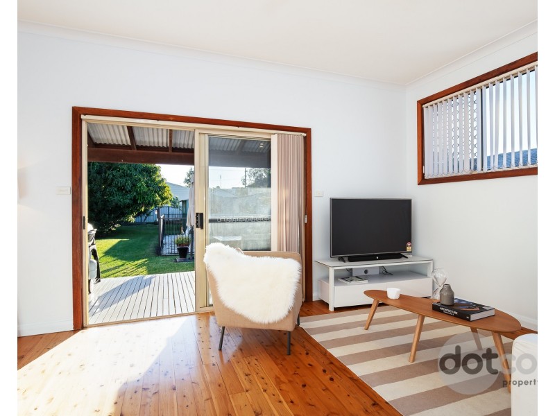 8a Dulling Street, Waratah NSW 2298