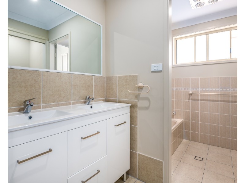 4 Crosby Court, Lakelands NSW 2282