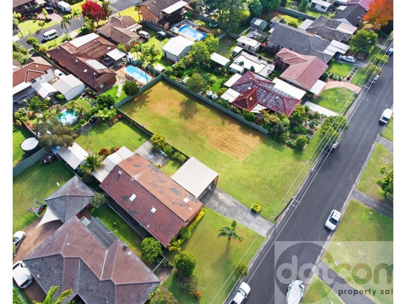 42 Beaumont Avenue, Wyoming NSW 2250