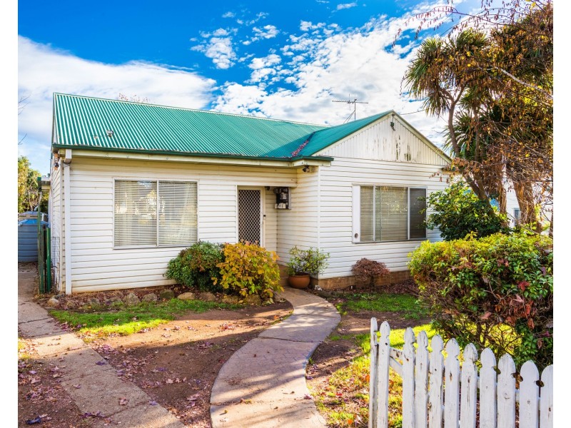 39 Tobruk Crescent, Orange NSW 2800