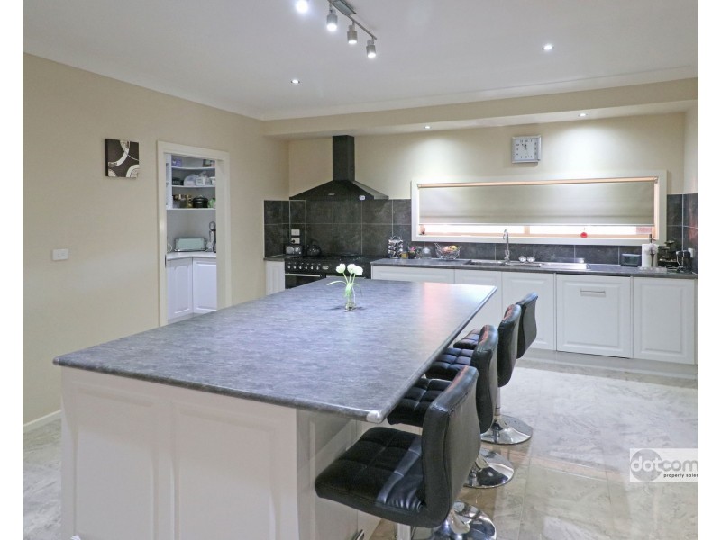 64 Henry Street, Melton VIC 3337