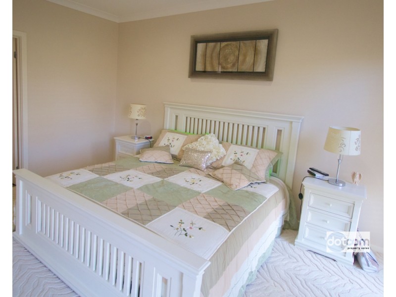 64 Henry Street, Melton VIC 3337