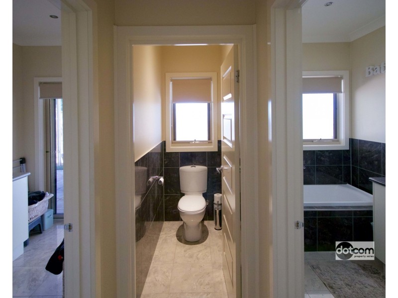 64 Henry Street, Melton VIC 3337