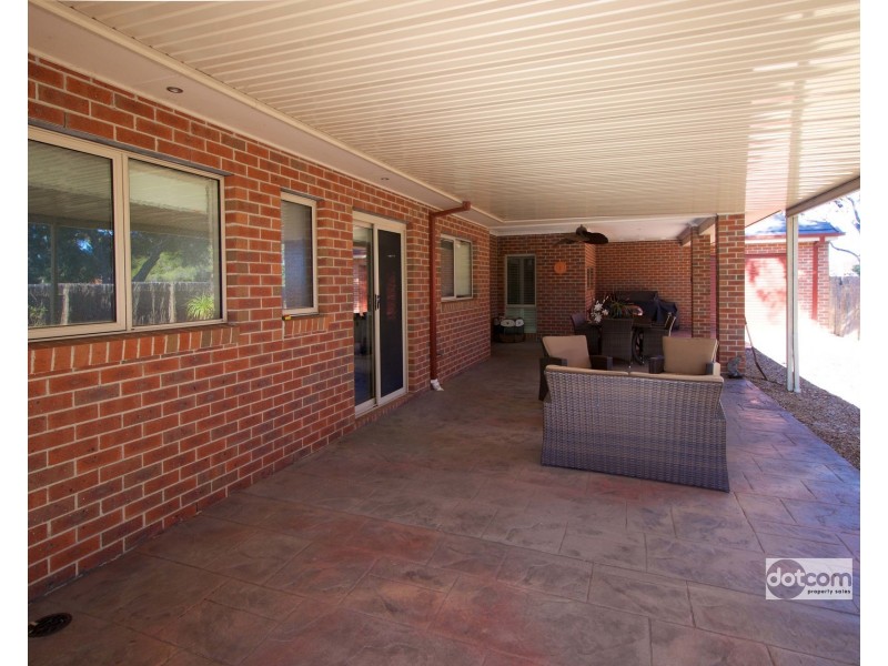 64 Henry Street, Melton VIC 3337