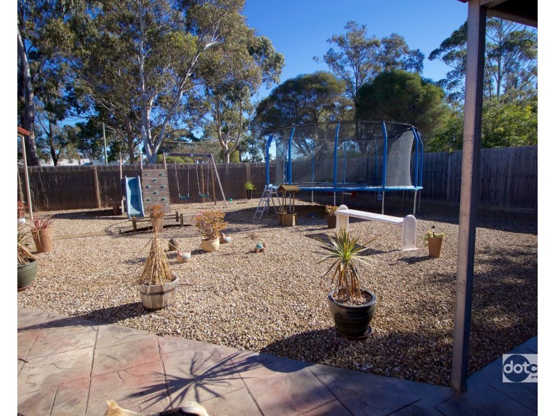 64 Henry Street, Melton VIC 3337