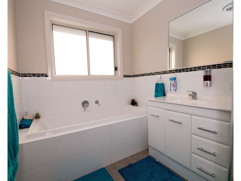 18 Pelagic Court, Dubbo NSW 2830