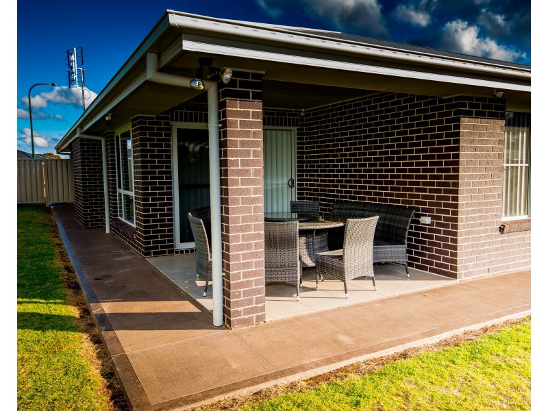 18 Pelagic Court, Dubbo NSW 2830