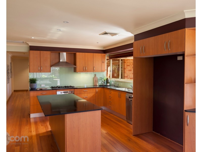 25 Hampton Crescent, Prospect NSW 2148