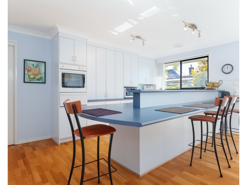 11 Crest Road, Wallsend NSW 2287