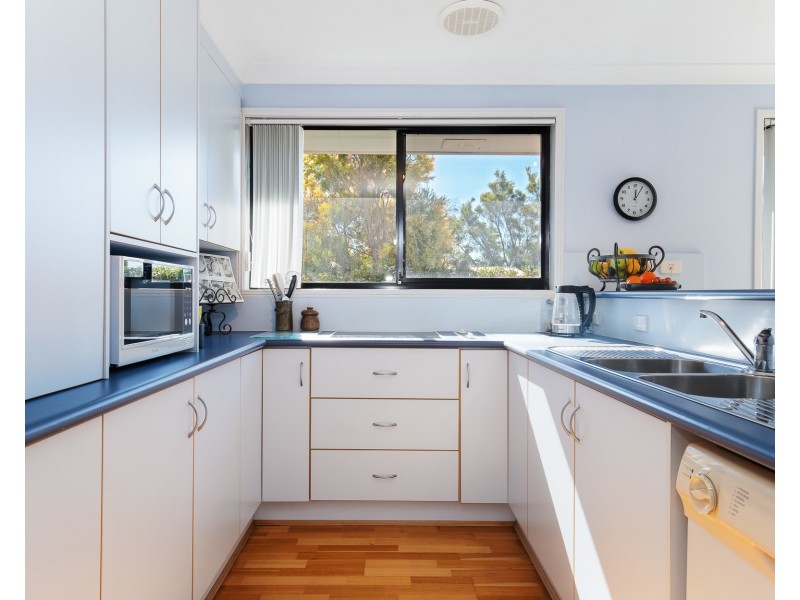 11 Crest Road, Wallsend NSW 2287