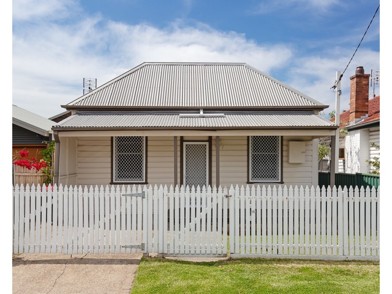 7 Alfred Street, Waratah NSW 2298