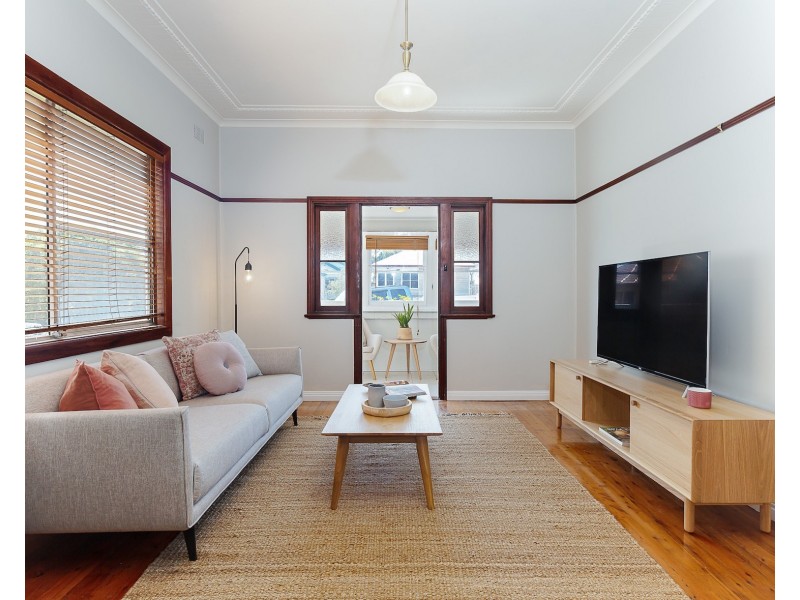 16 King Street, Waratah West NSW 2298