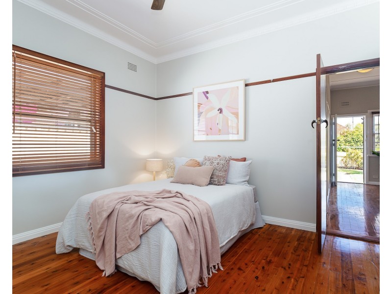 16 King Street, Waratah West NSW 2298