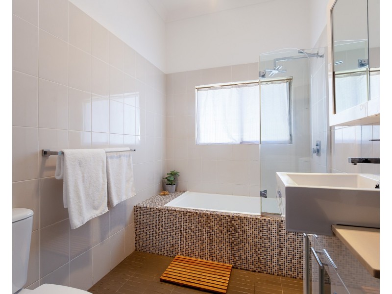 16 King Street, Waratah West NSW 2298