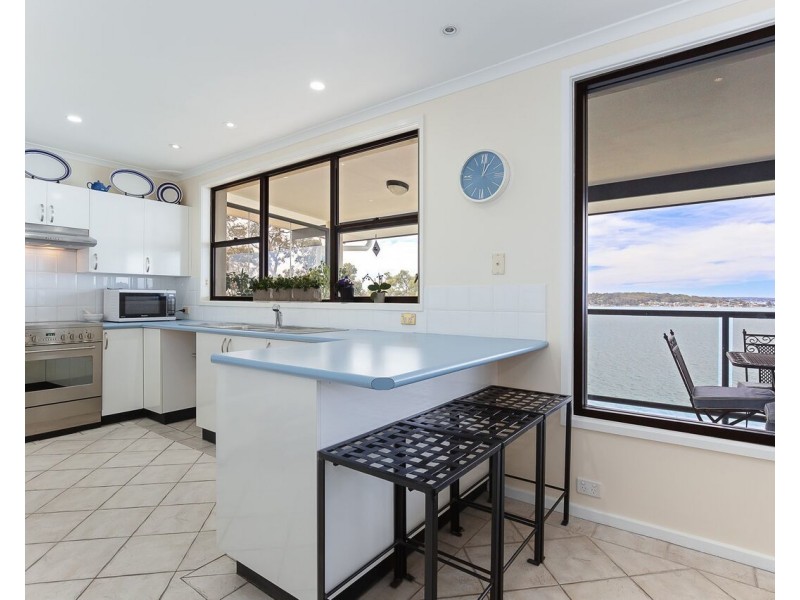 245 Fishing Point Road, Fishing Point NSW 2283