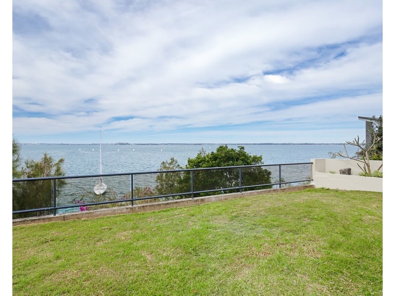 245 Fishing Point Road, Fishing Point NSW 2283