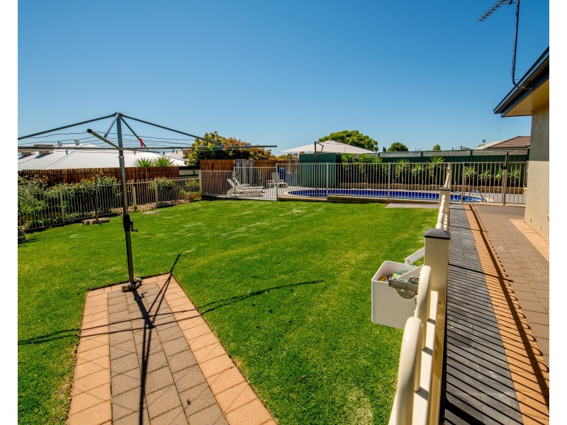 21 Cypress Point Drive, Dubbo NSW 2830
