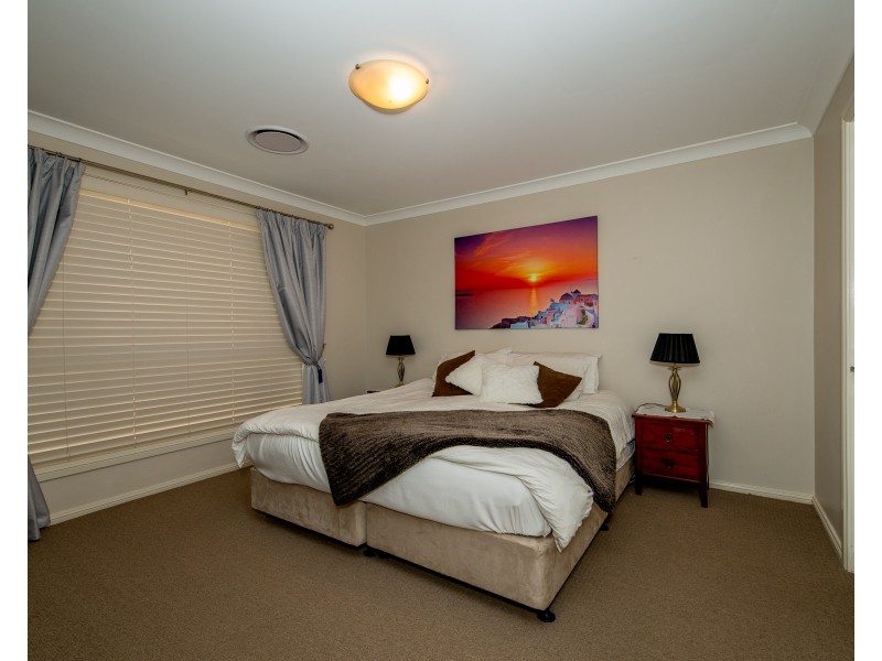 21 Cypress Point Drive, Dubbo NSW 2830