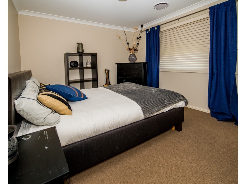 21 Cypress Point Drive, Dubbo NSW 2830