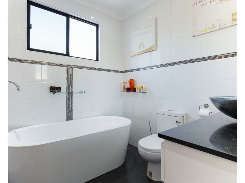 83 Bayview Street, Warners Bay NSW 2282