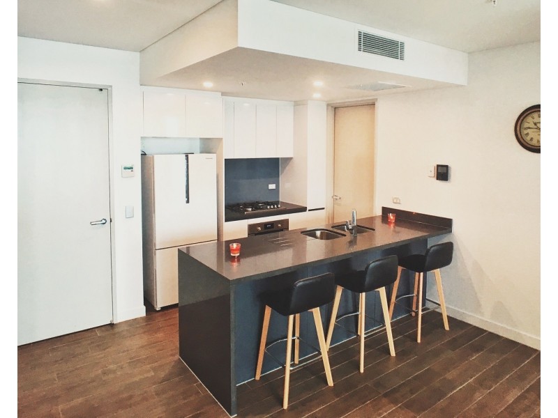 1708/2 Como Crescent, Southport QLD 4215