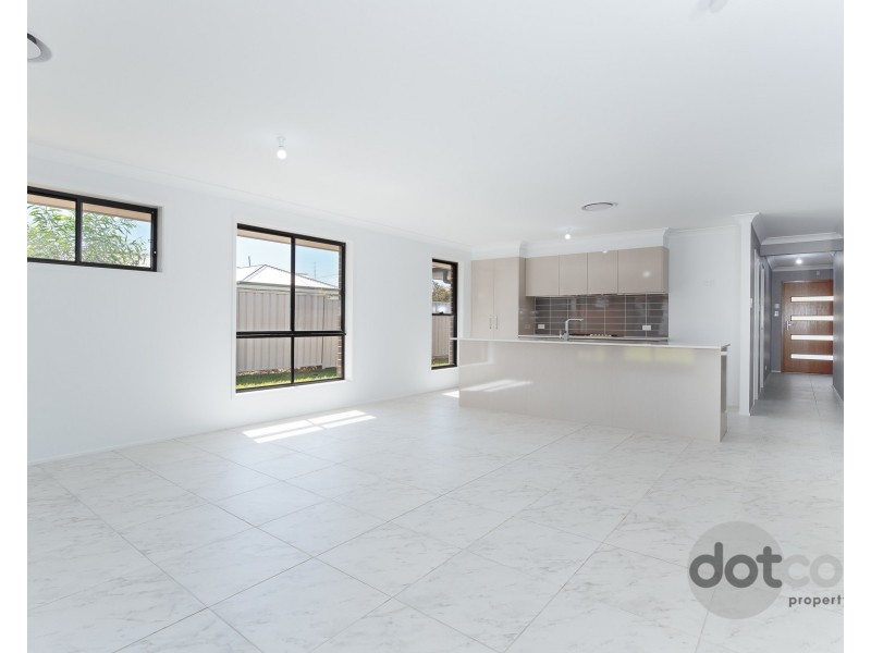 2 Third Avenue, Rutherford NSW 2320