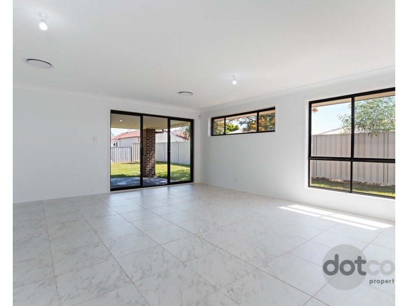 2 Third Avenue, Rutherford NSW 2320