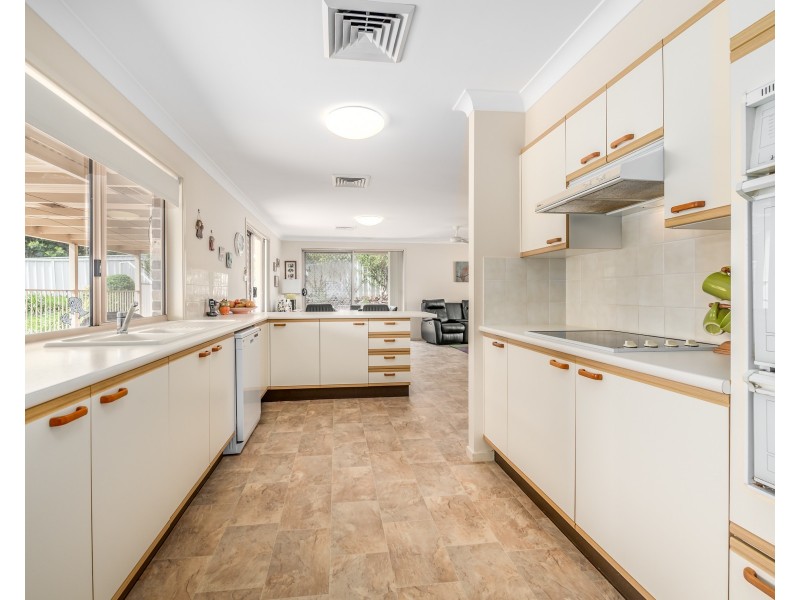 10 Lindale Way, Lakelands NSW 2282