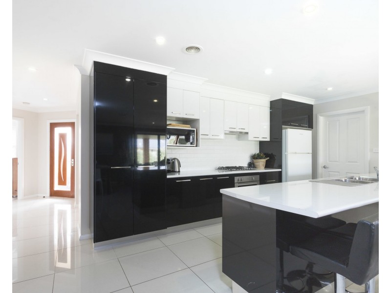 30 Botanic Way, Orange NSW 2800