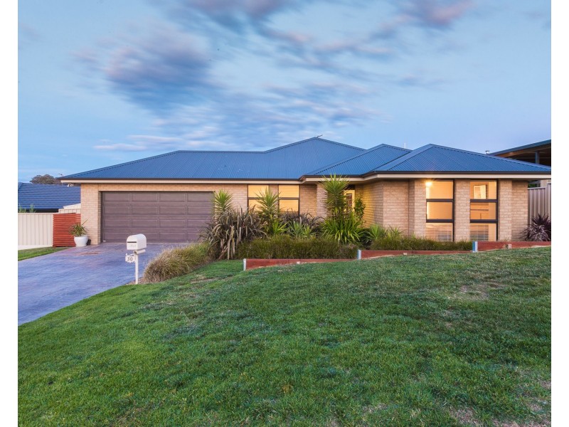 30 Botanic Way, Orange NSW 2800