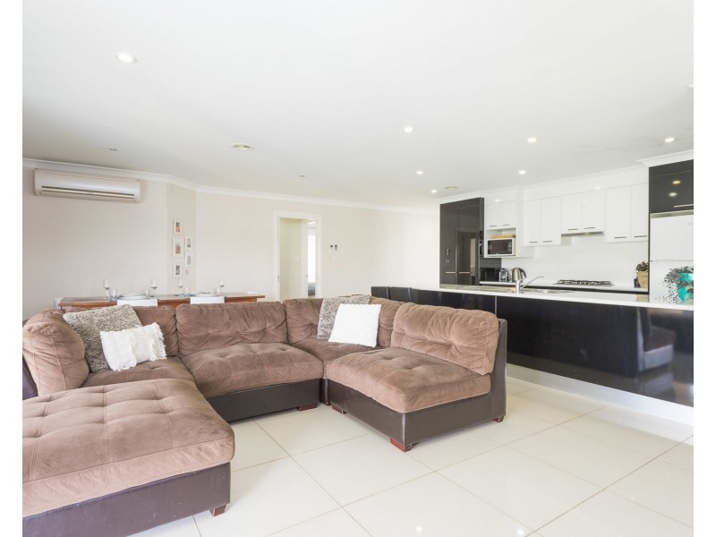30 Botanic Way, Orange NSW 2800