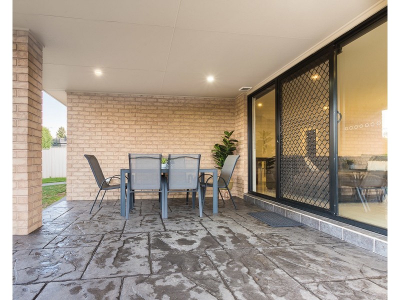 30 Botanic Way, Orange NSW 2800